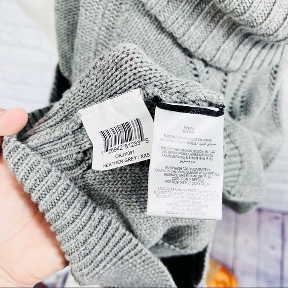 BCBGMAXAZRIA Gray Cowl Neck Short Sleeve Wool Sweater - XXS - Picture 8 of 8